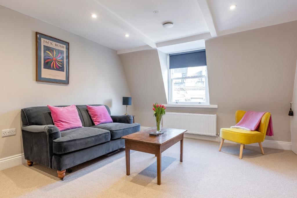Stunning & Central Milsom Street Apartment room 2