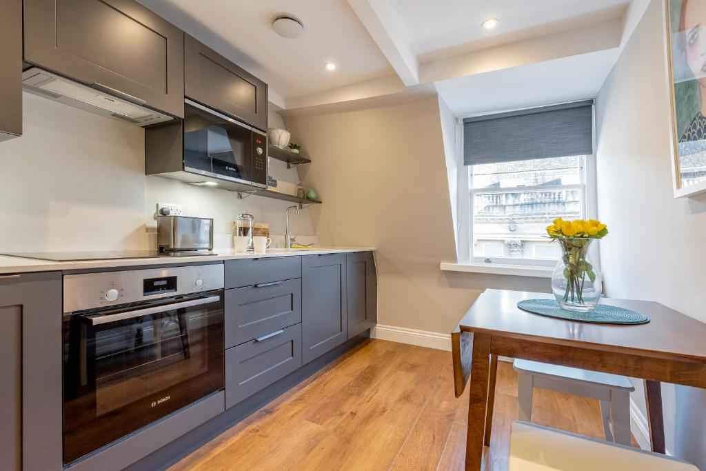 Stunning & Central Milsom Street Apartment room 5